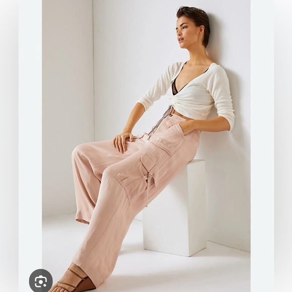 Anthropologie Wide Leg cargo  Pants in Blush Pink - Picture 1 of 11